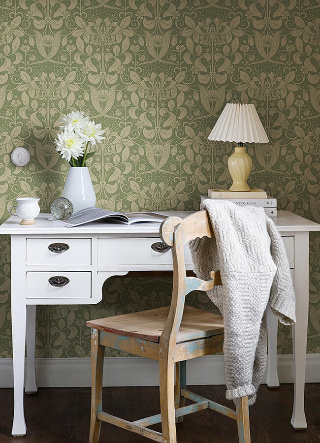 Berit Floral Crest